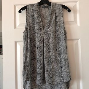 Vince Camuto v neck pleat front sleeveless top